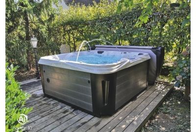 Spa dans jardin