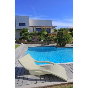 TUMBONA FLOTANTE MUSE MARFIL