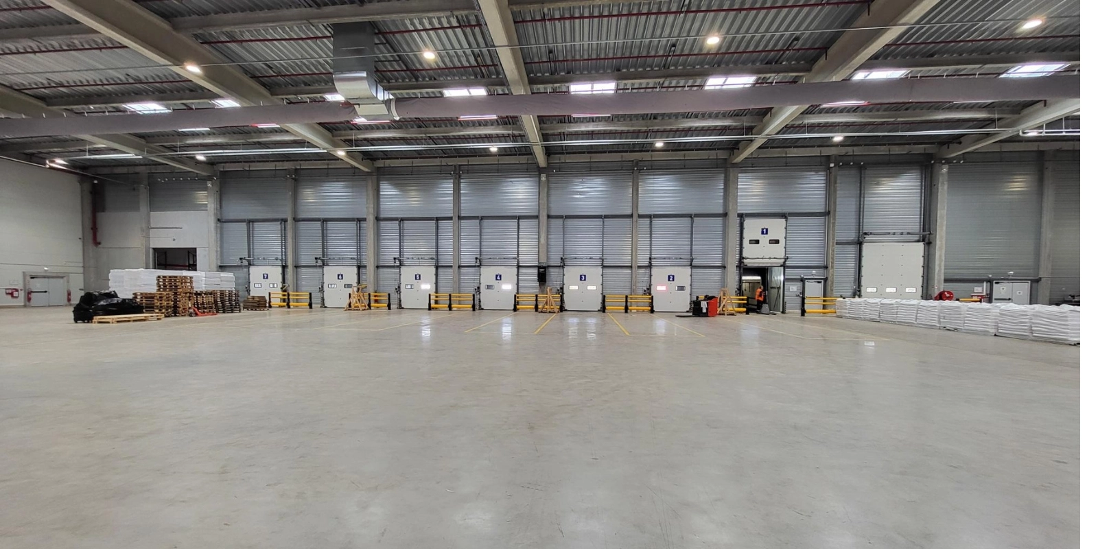 Piscine enterrée avec liner gris clair