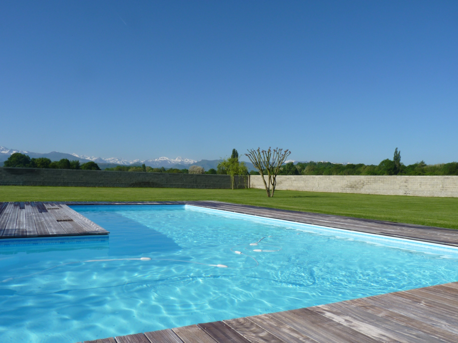 Piscine creusée avec angle